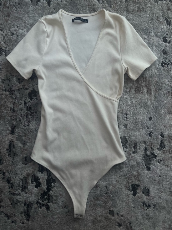 Abercrombie & Fitch Tops - Abercrombie & Fitch Cream Wrap-Style Ribbed Bodysuit